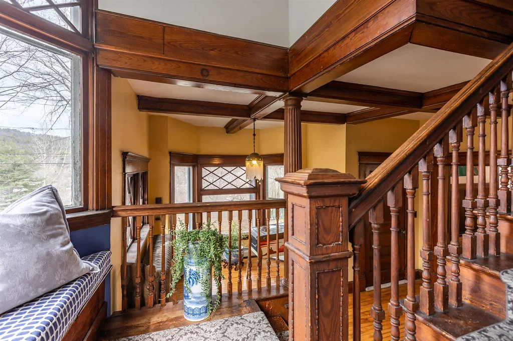 338 Fairview Terrace Hartford VT 05001
