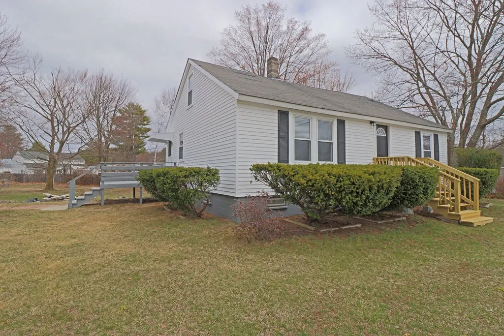 5 Flagg Road Rochester NH 03839