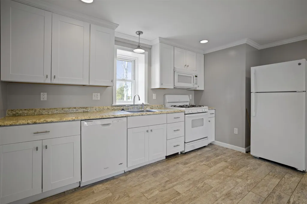 55 Glade Path Hampton NH 03842