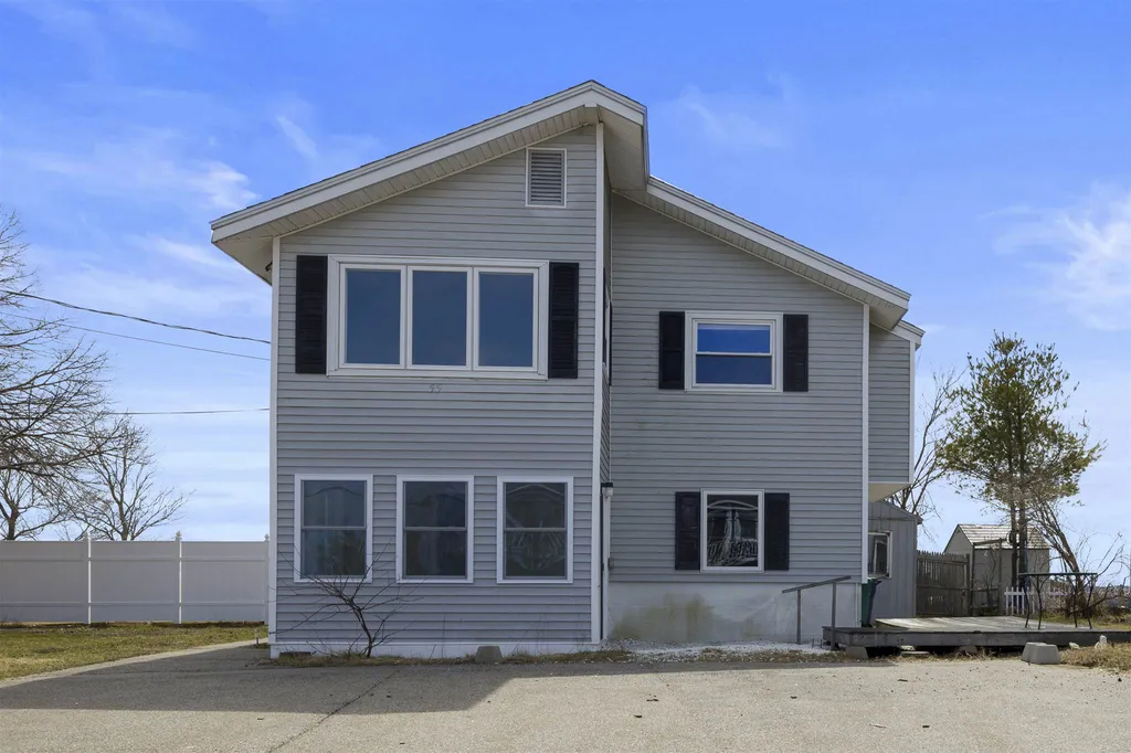 55 Glade Path Hampton NH 03842