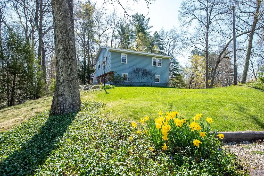 32 Rockrimmon Road Kingston NH 03848