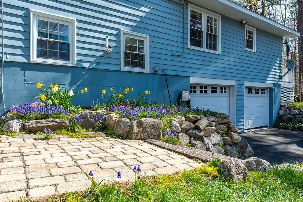 32 Rockrimmon Road Kingston NH 03848