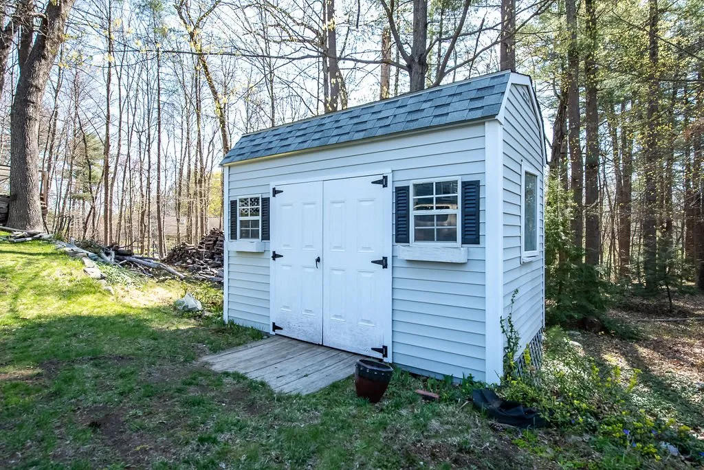 32 Rockrimmon Road Kingston NH 03848