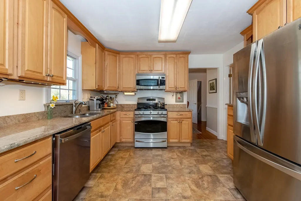 32 Rockrimmon Road Kingston NH 03848