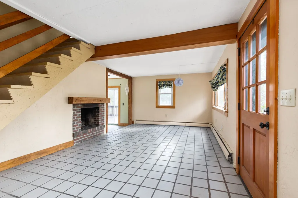 27 Michael Bennett Road Brentwood NH 03833