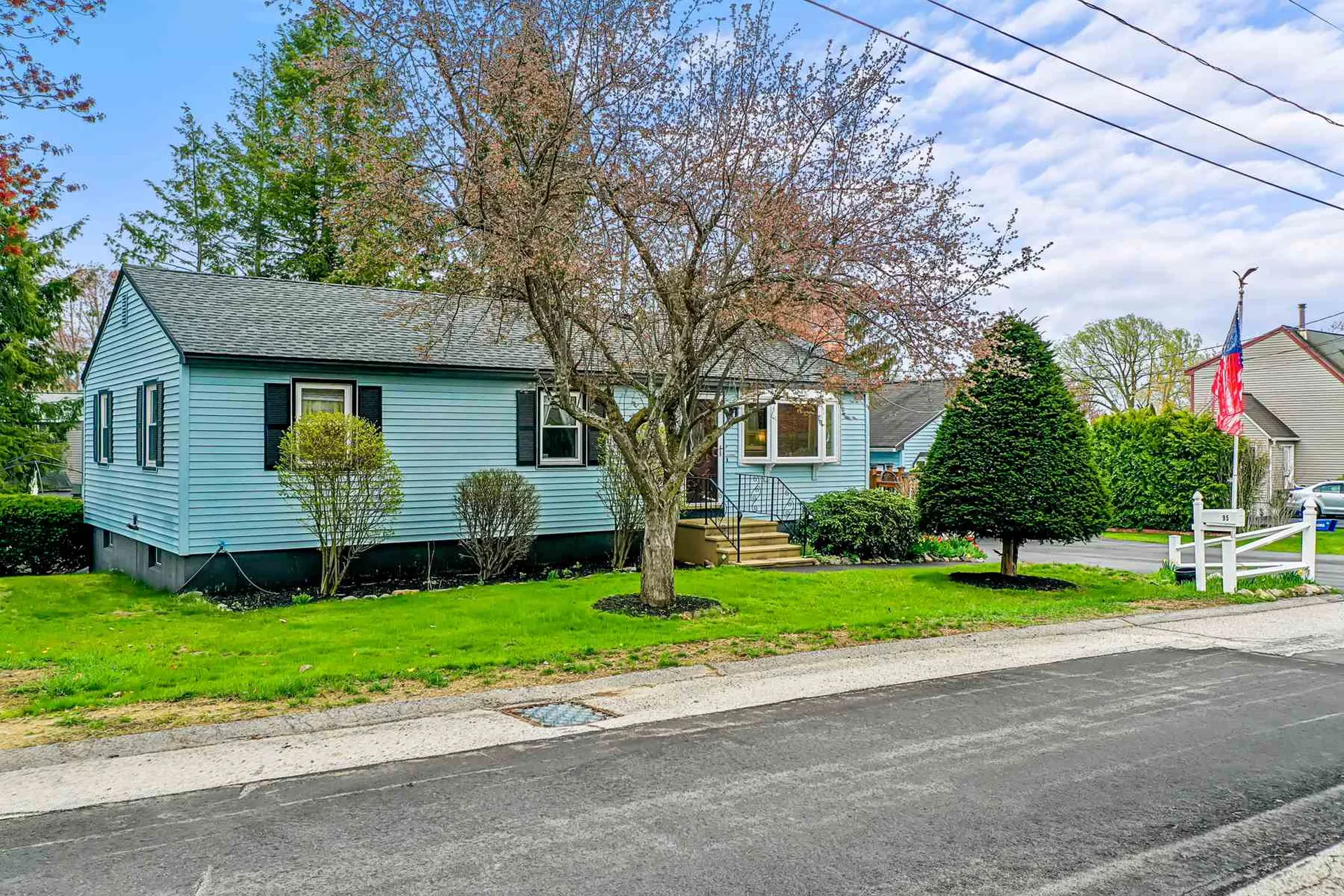 95 Erskine Avenue Manchester NH 03104