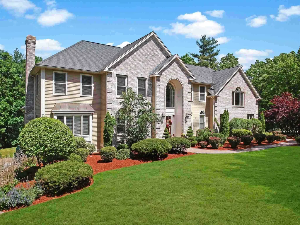 75 Blossom Road Windham NH 03087