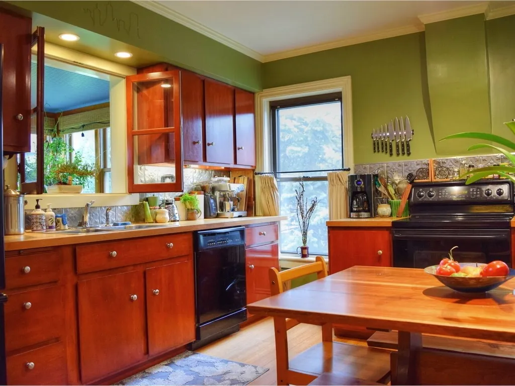 163 Malletts Bay Avenue Winooski VT 05404