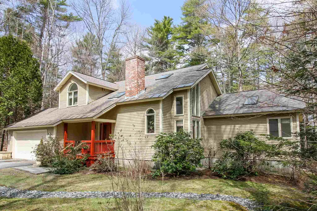 85 Fox Lane Hartford VT 05059