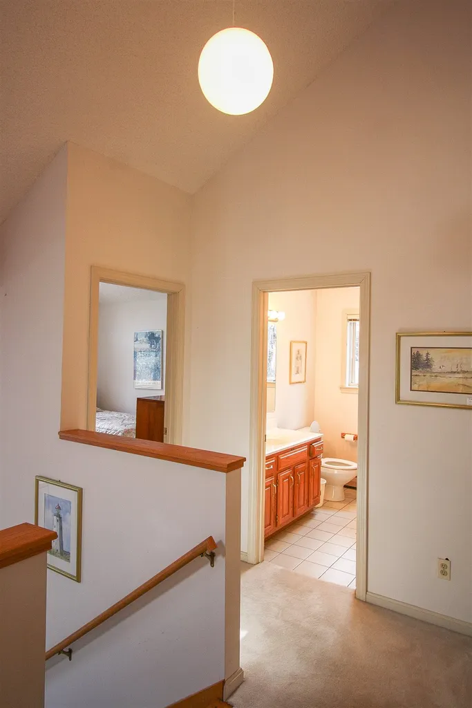 85 Fox Lane Hartford VT 05059