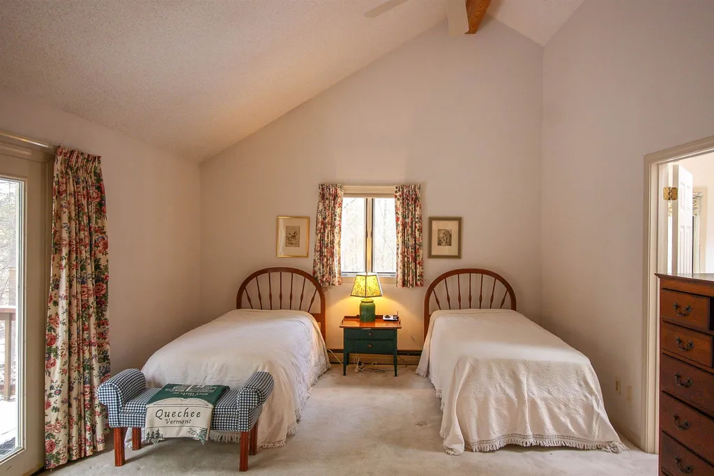 85 Fox Lane Hartford VT 05059