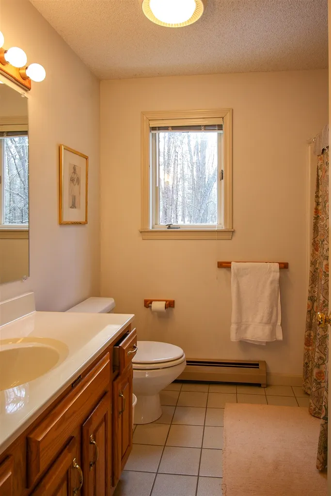 85 Fox Lane Hartford VT 05059