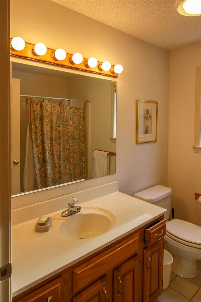 85 Fox Lane Hartford VT 05059