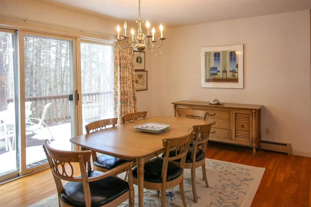 85 Fox Lane Hartford VT 05059