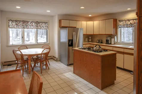 85 Fox Lane Hartford VT 05059