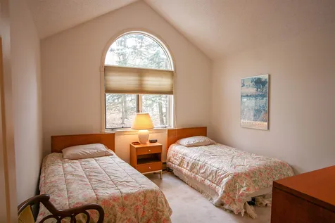 85 Fox Lane Hartford VT 05059