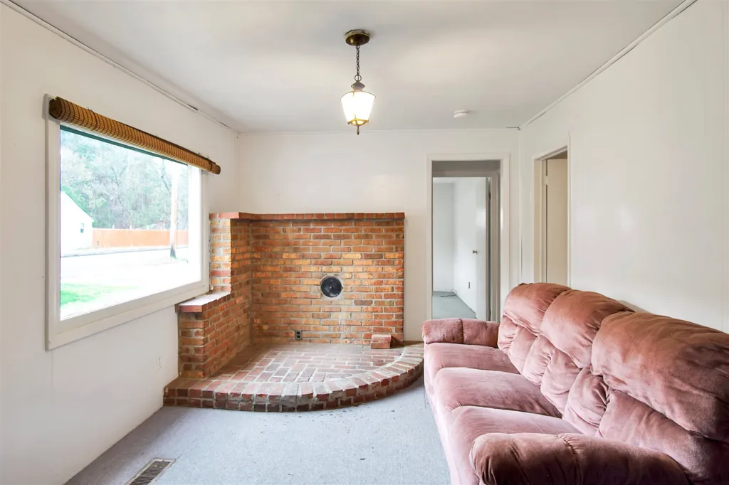 162 West Street Essex VT 05452