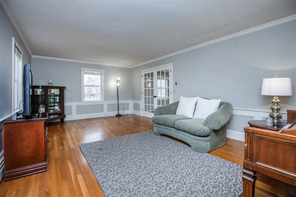 43 Haverhill Road Salem NH 03079