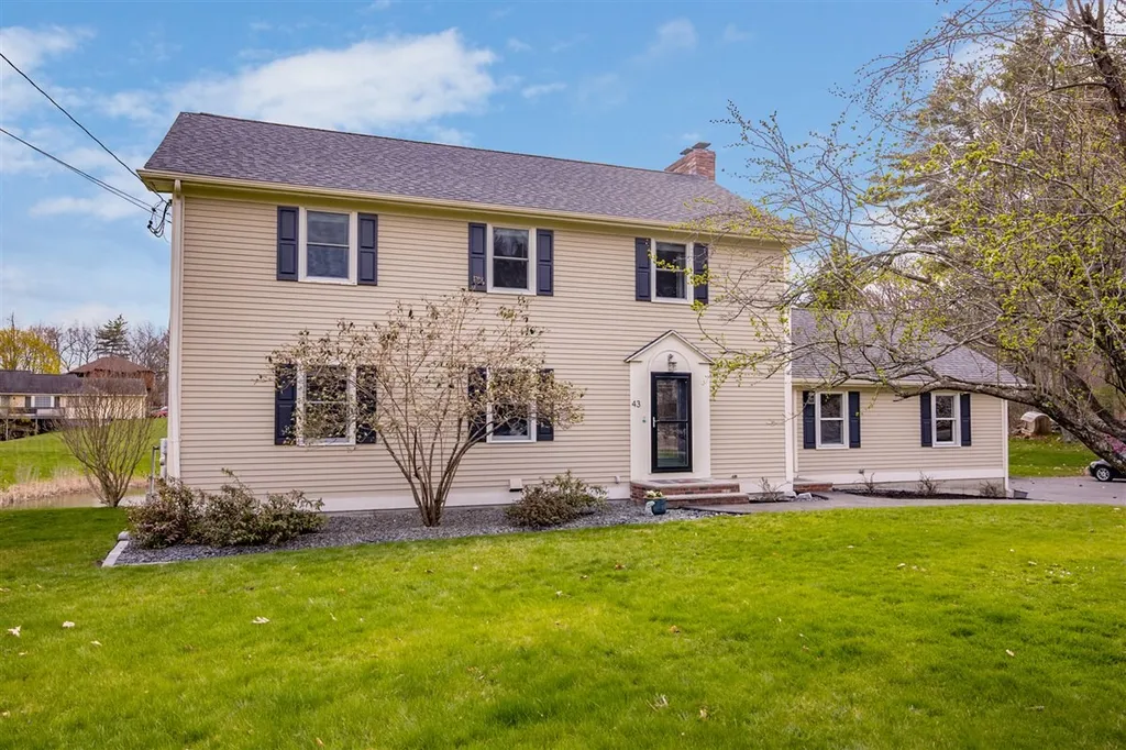 43 Haverhill Road Salem NH 03079