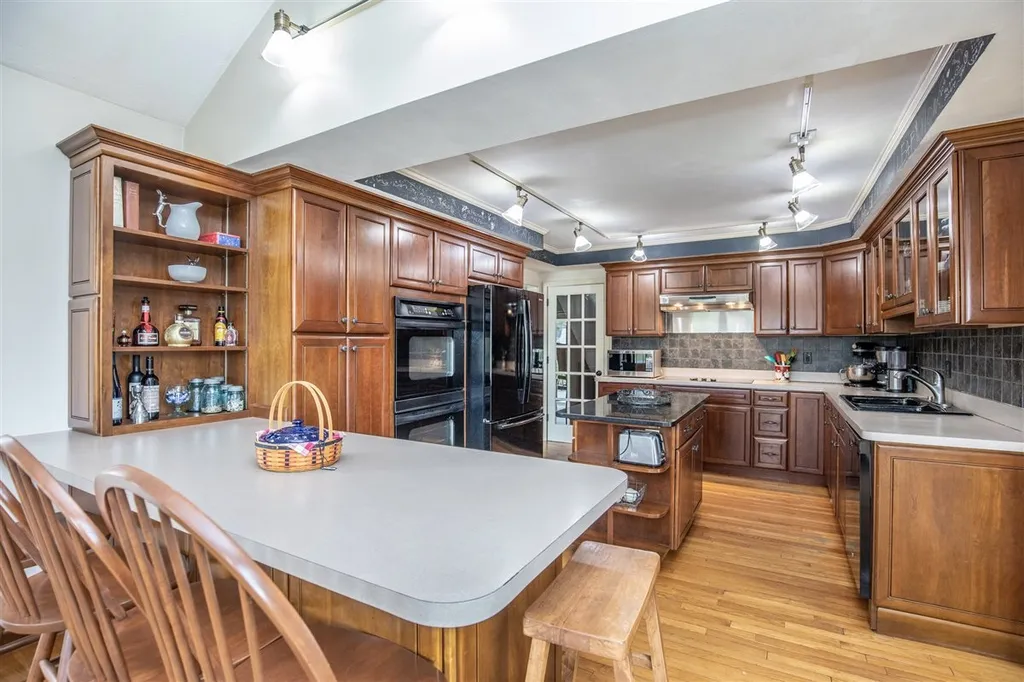 43 Haverhill Road Salem NH 03079