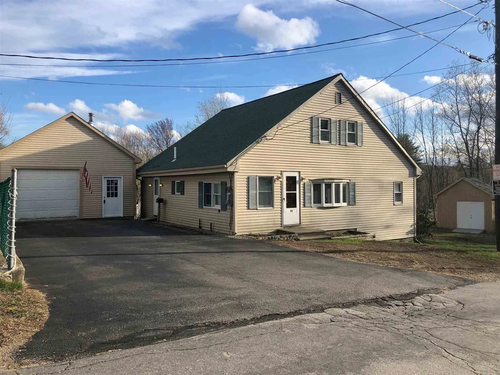 32 School Street Farmington NH 03835