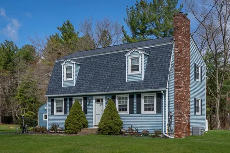 6 Nakomo Drive Litchfield NH 03052