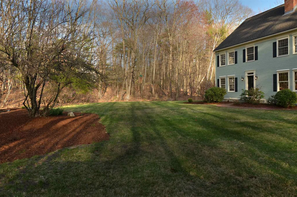 55 Oriole Drive Bedford NH 03110