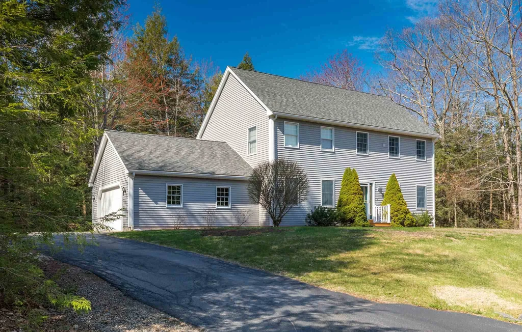 84 Highland Ridge Road Barrington NH 03825-5012
