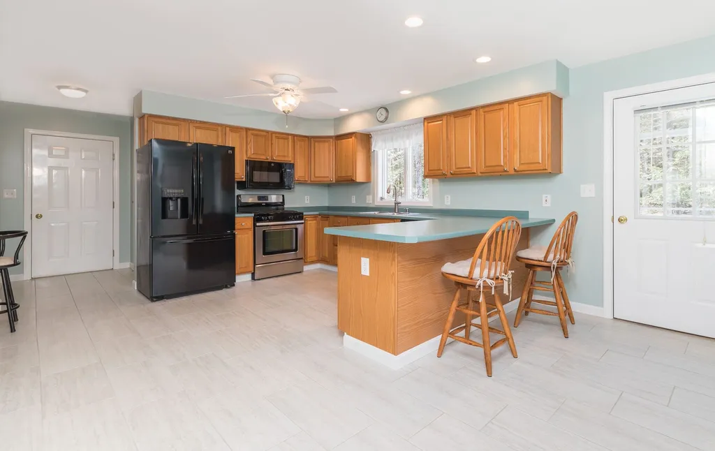 84 Highland Ridge Road Barrington NH 03825-5012