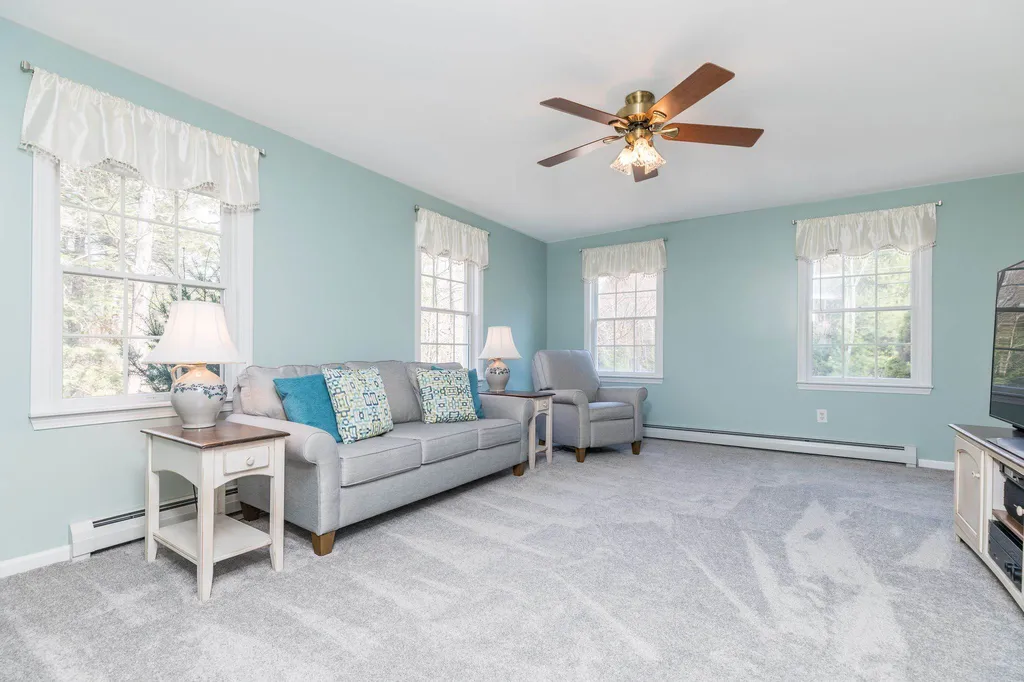 84 Highland Ridge Road Barrington NH 03825-5012