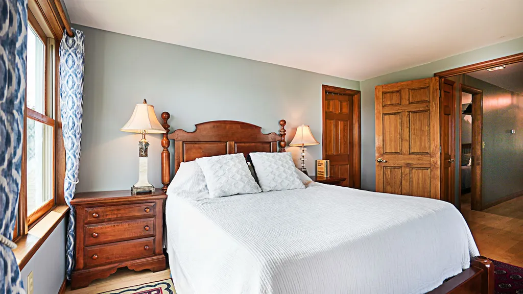 469 Ridgefield Road Shelburne VT 05482