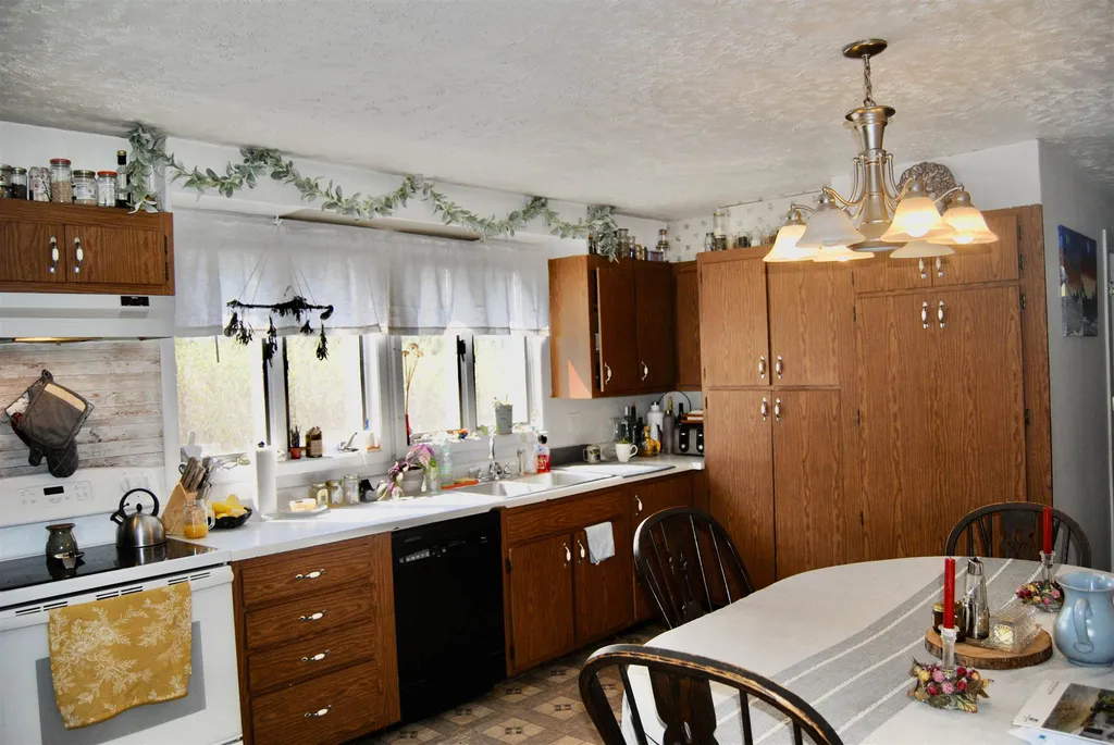 639 Calef Road Manchester NH 03103