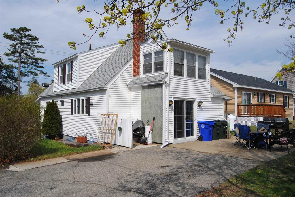 639 Calef Road Manchester NH 03103