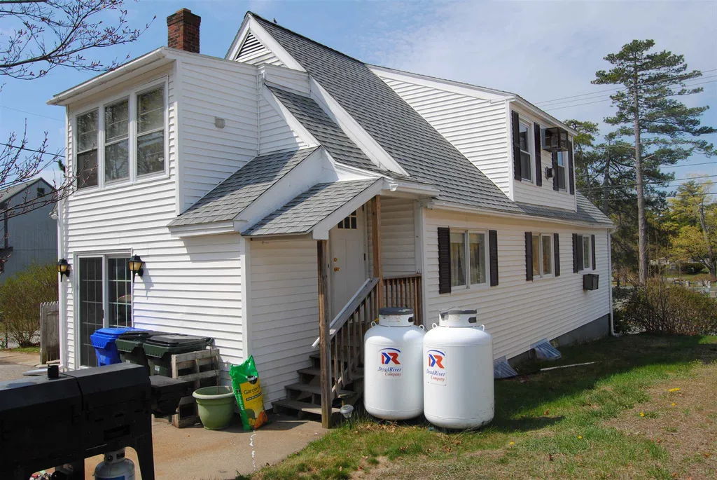 639 Calef Road Manchester NH 03103
