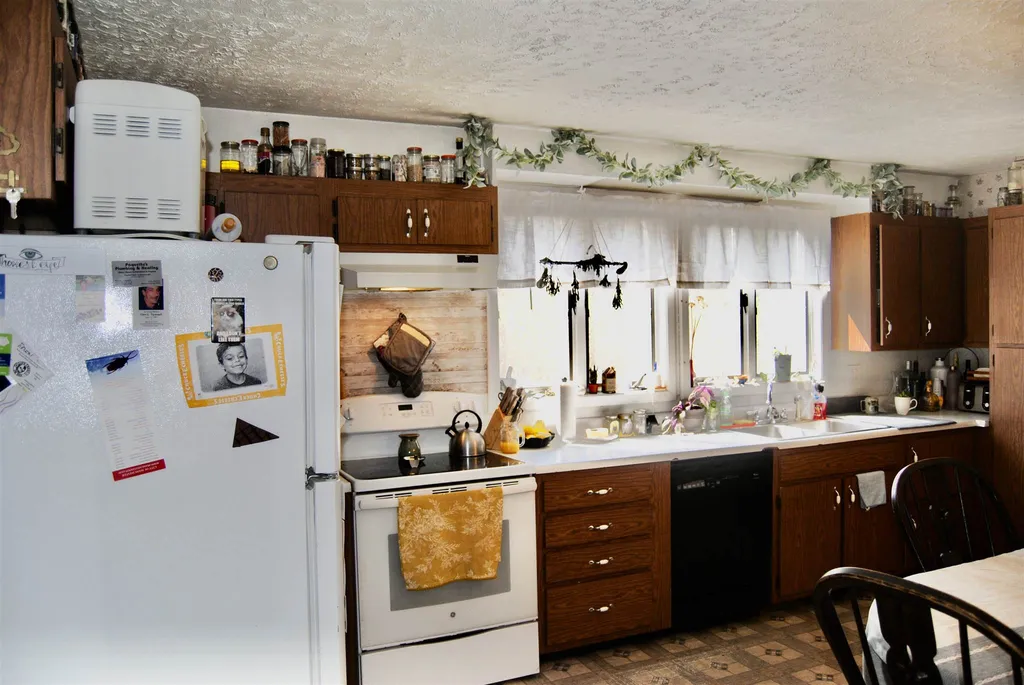 639 Calef Road Manchester NH 03103