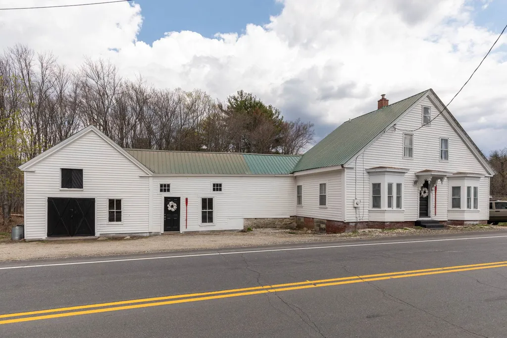 54 Water Street Epping NH 03042