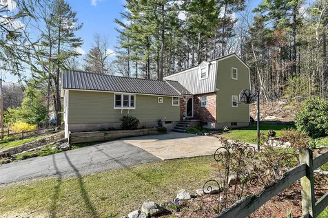 72 Honor Roll Road Pelham NH 03076