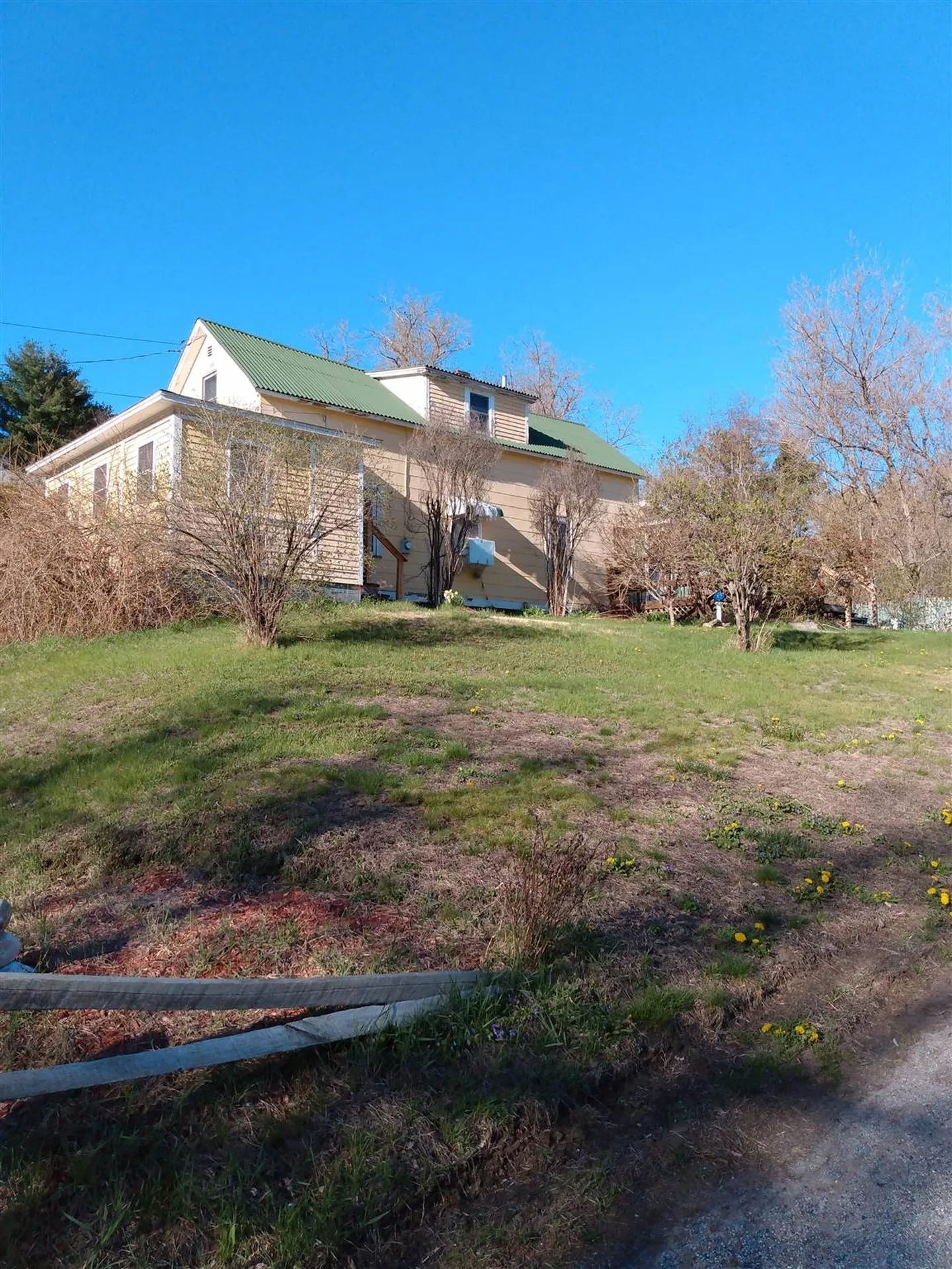 21 Davis Street Claremont NH 03743