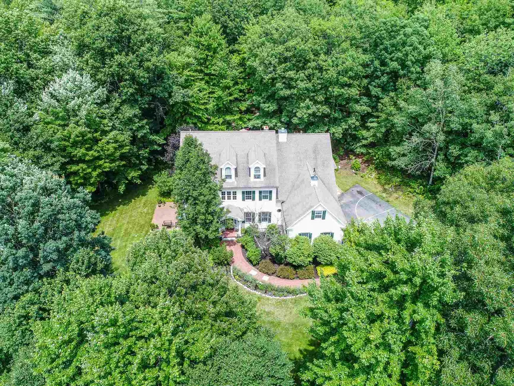 7 Checkerberry Lane Concord NH 03301