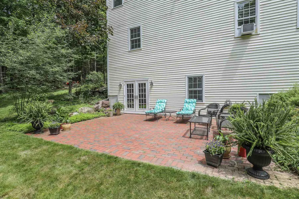 7 Checkerberry Lane Concord NH 03301