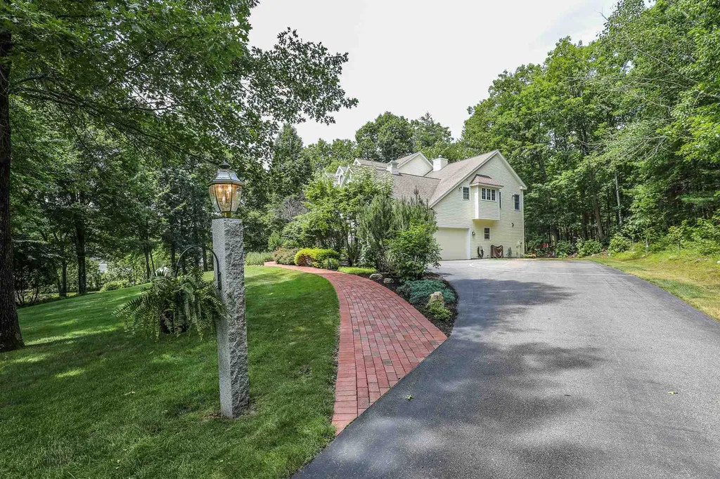 7 Checkerberry Lane Concord NH 03301