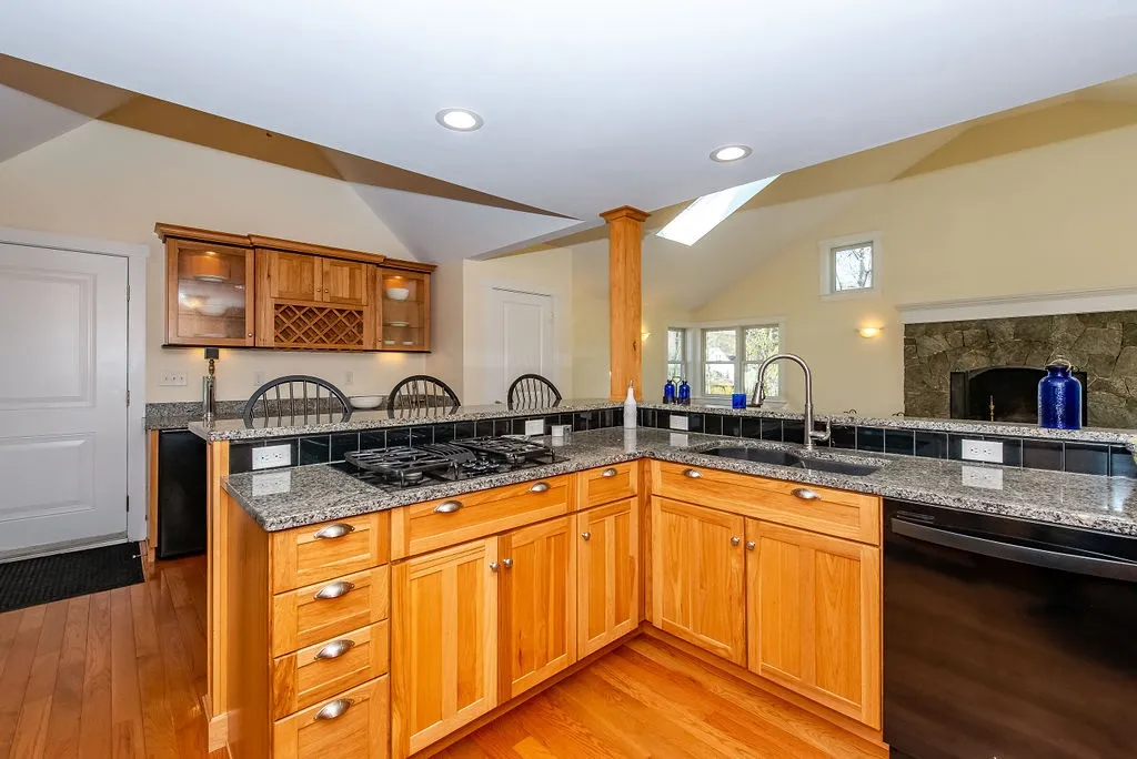 2007 Lafayette Road Portsmouth NH 03801