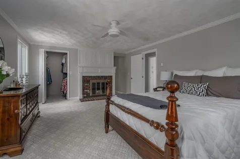 16 Woodland Drive Londonderry NH 03053