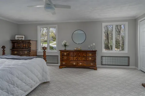 16 Woodland Drive Londonderry NH 03053