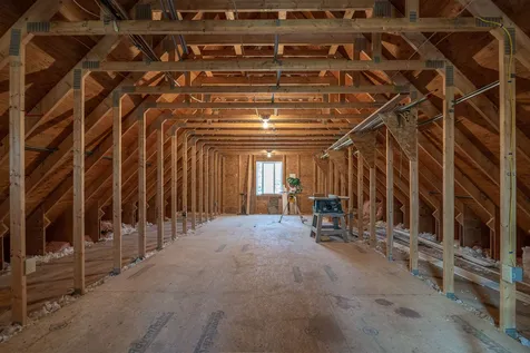 16 Woodland Drive Londonderry NH 03053