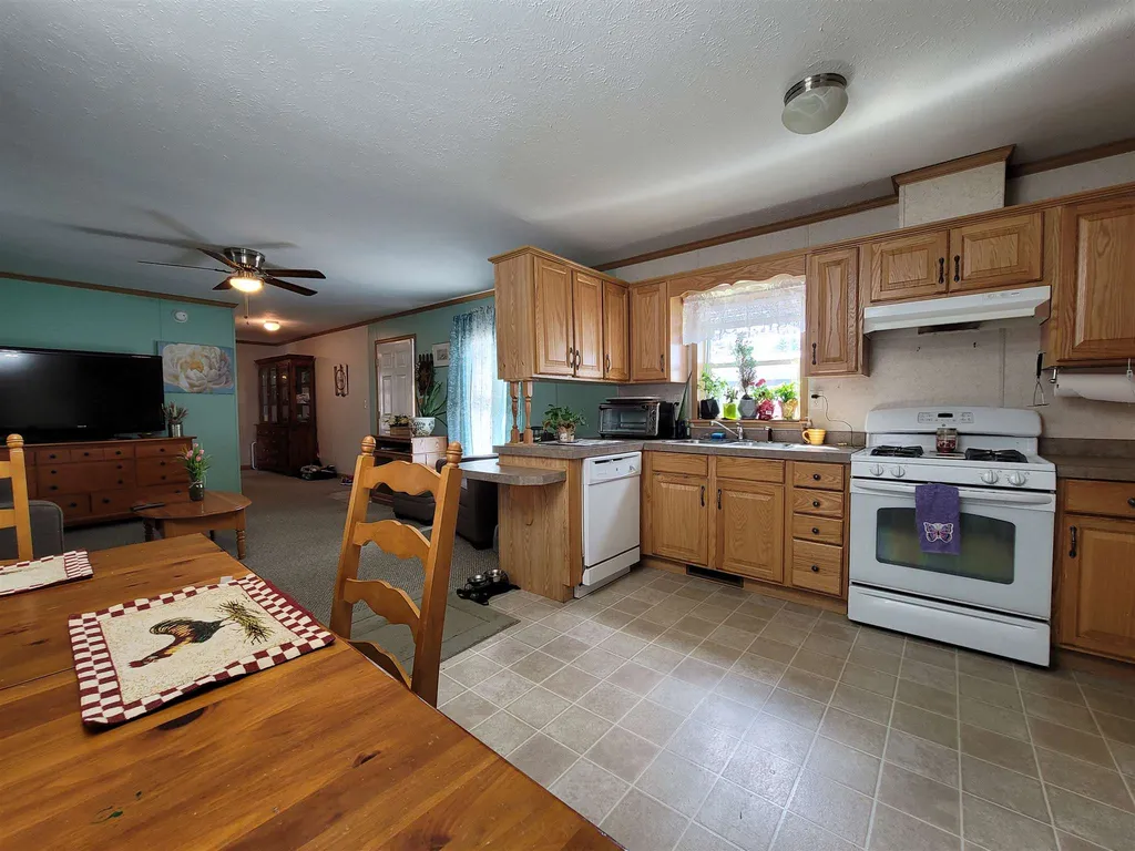 10 Monarch Drive Concord NH 03303