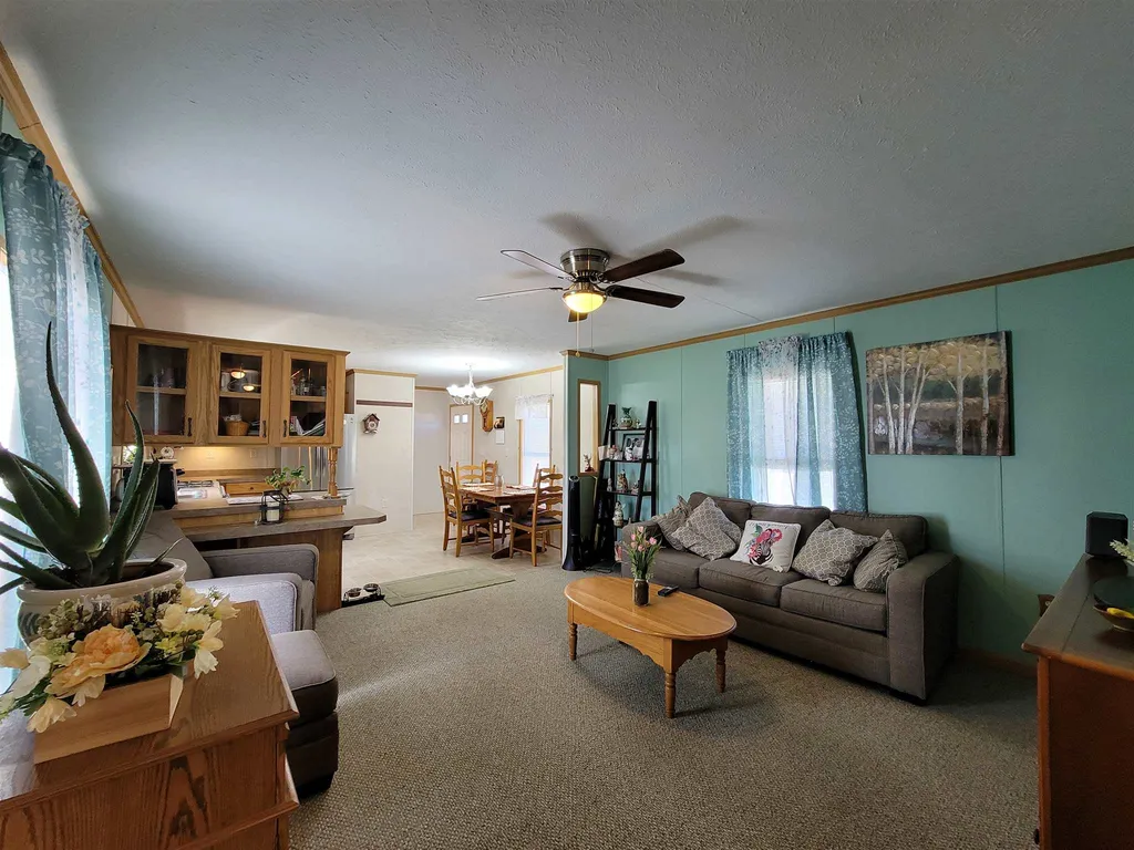 10 Monarch Drive Concord NH 03303