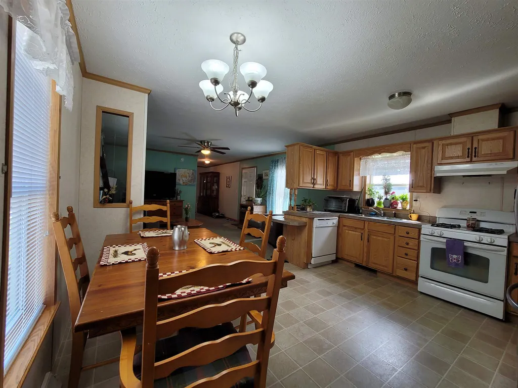 10 Monarch Drive Concord NH 03303