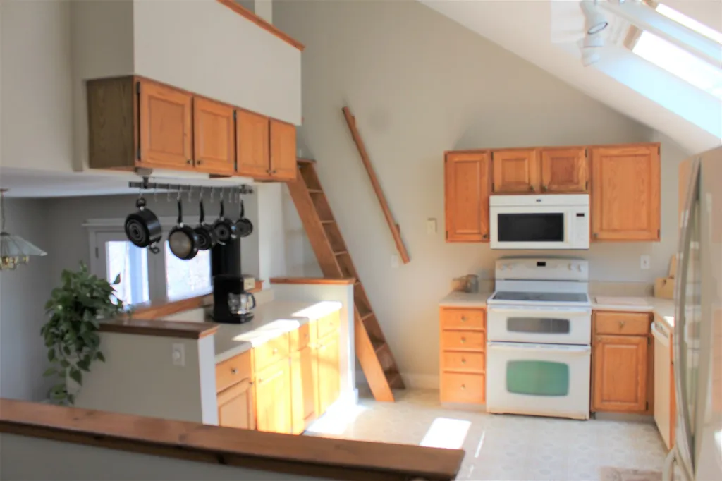 11 Mastro Lane Enfield NH 03748