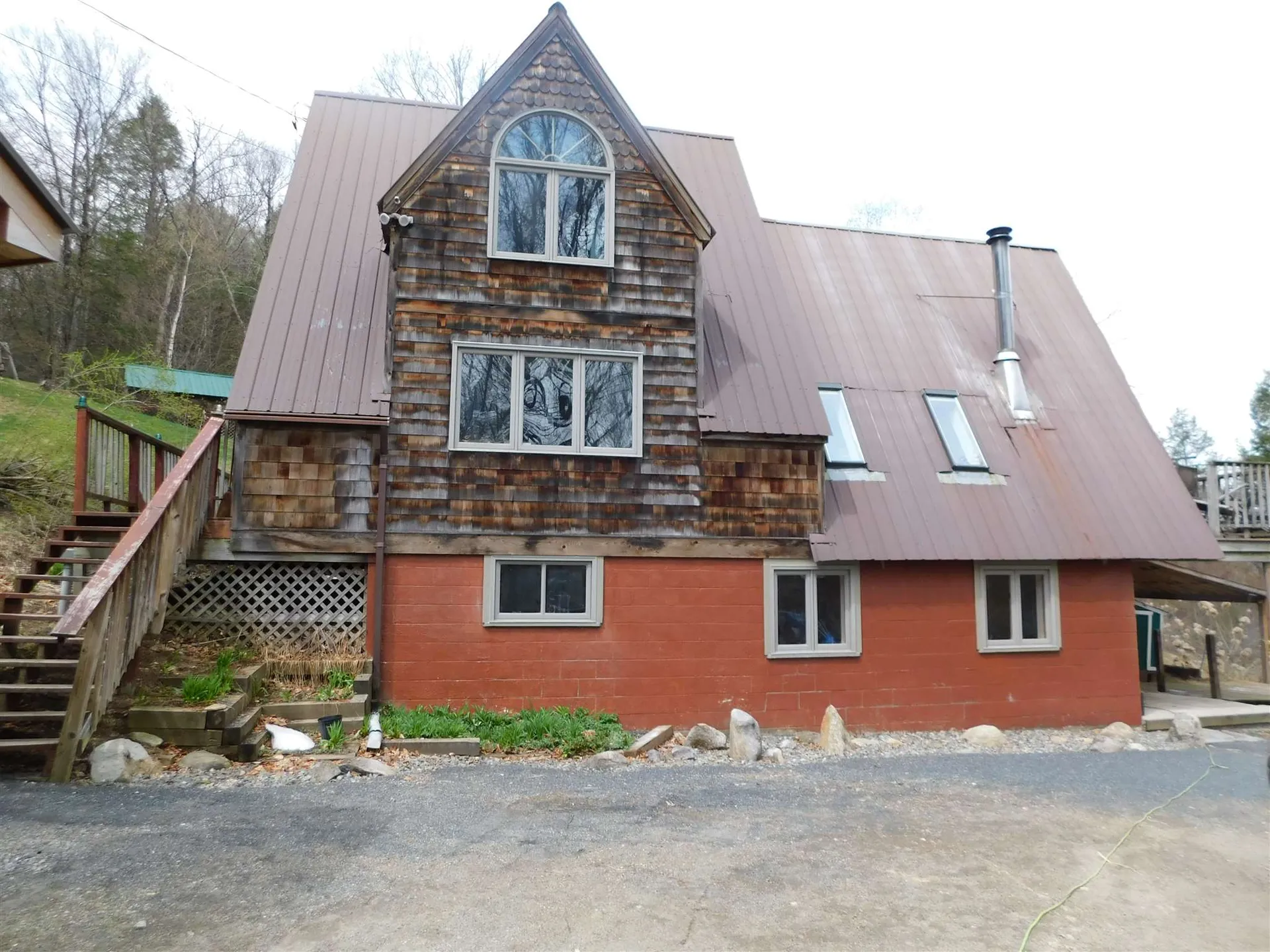 24 Hemlock Hill Road Newfane VT 05345
